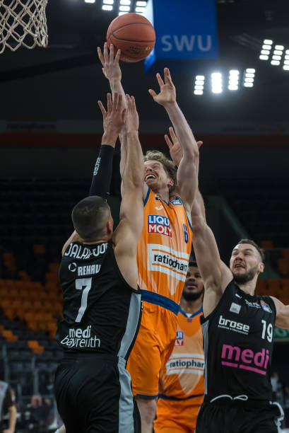 她不仅成为 她不仅成为