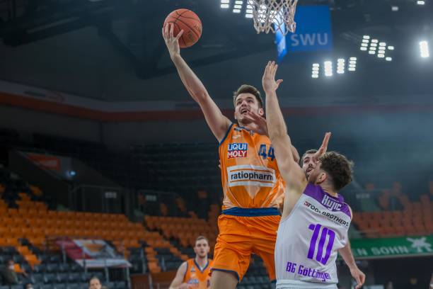 上的博弈 上的博弈